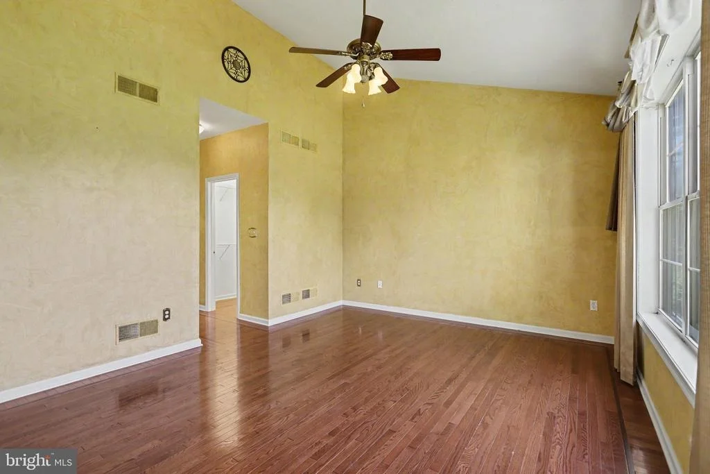 Photo of 12 E SUMMIT DRIVE