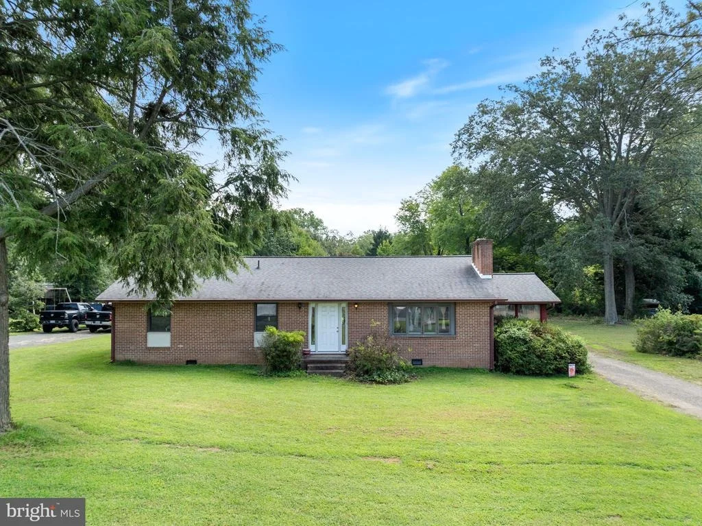 Photo of 5405 DUCLOS LANE