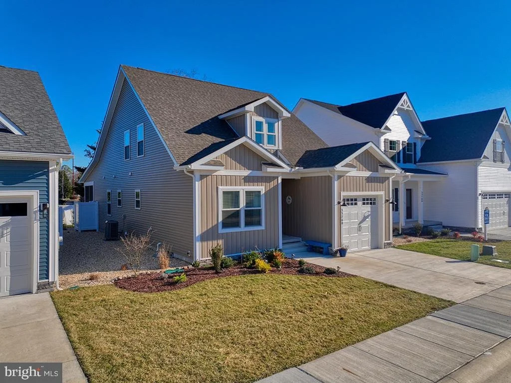 Photo of 33768 CATCHING COVE COURT