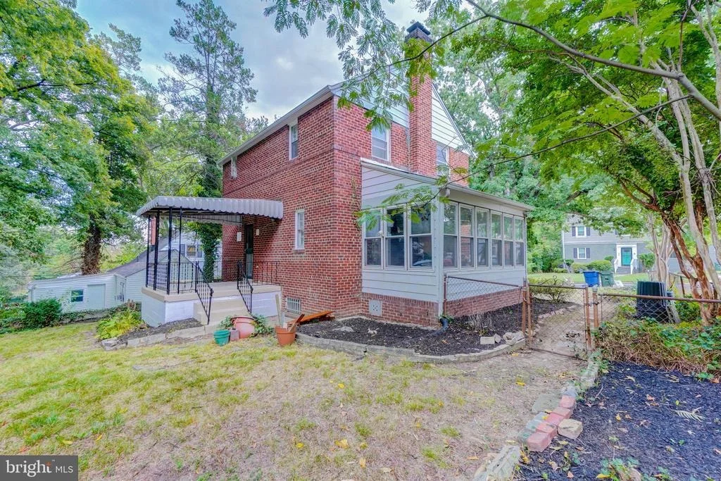 Photo of 2303 BRETON DRIVE