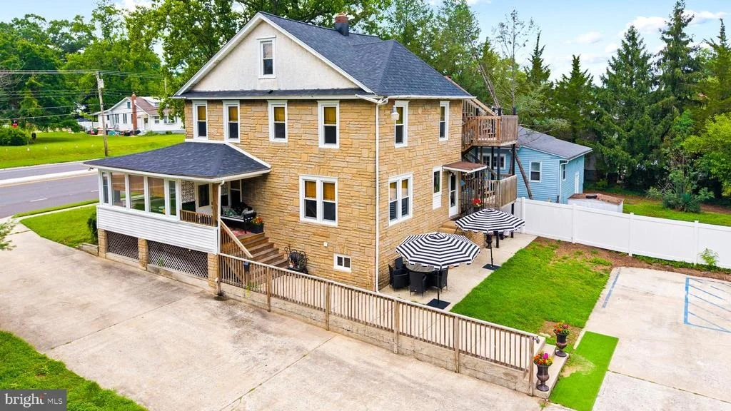 Photo of 1124 MANTUA PIKE