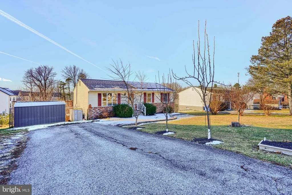 Photo of 10100 LEWIS DRIVE