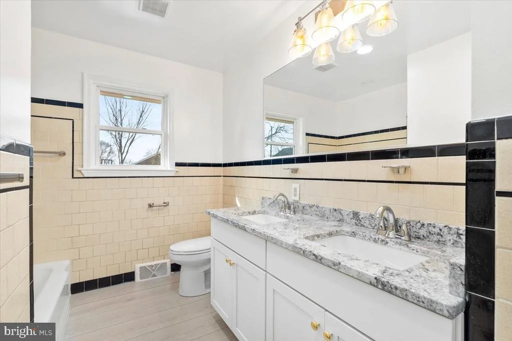 Photo of 1308 W 7TH STREET