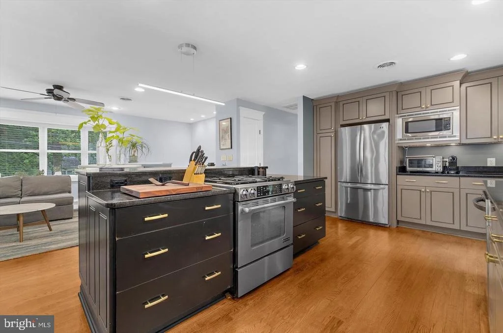 Photo of 228 DEWEY DRIVE