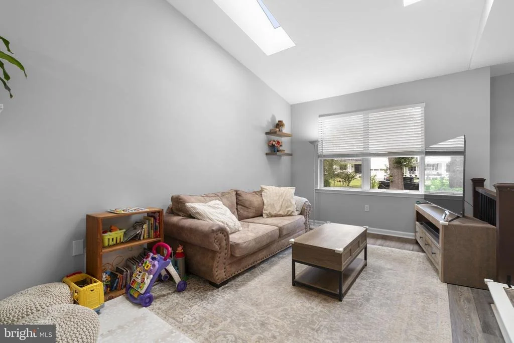 Photo of 287 NORTH DRIVE