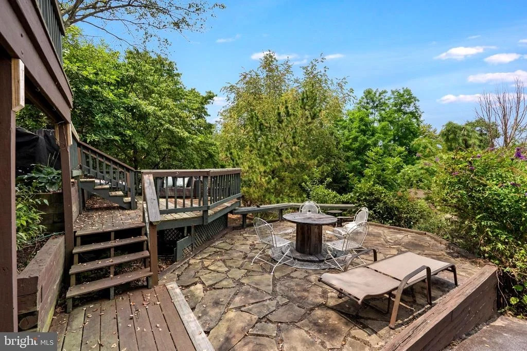 Photo of 955 STAYMAN DRIVE