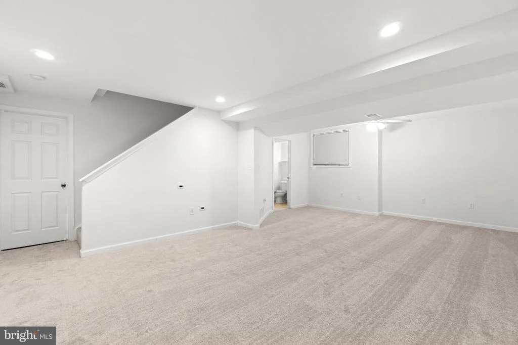 Photo of 17929 DANUBE LANE