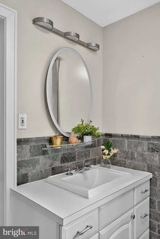 Photo of 2104 CEDAR CIRCLE DRIVE