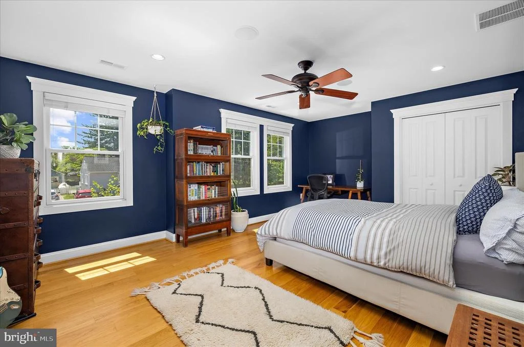 Photo of 302 ANNAPOLIS STREET