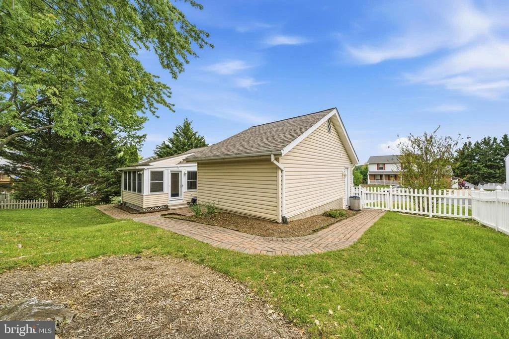 Photo of 704 COLLIER COURT
