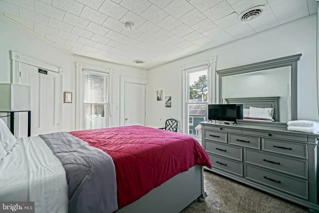 Photo of 18 DELAWARE AVENUE