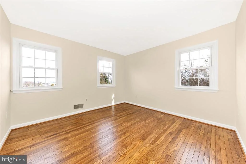 Photo of 5815 MEADOW DRIVE