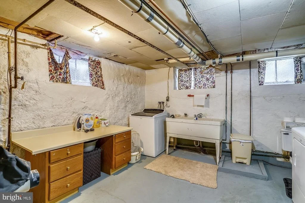 Photo of 200 MEALEY PARKWAY