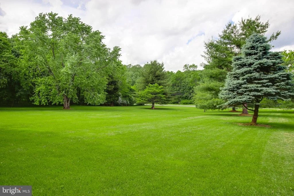 Photo of 6504 GRIFFITH ROAD