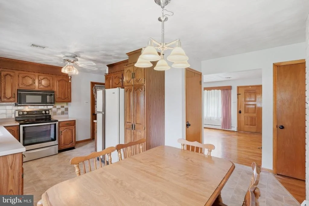 Photo of 5893 AMBAU ROAD
