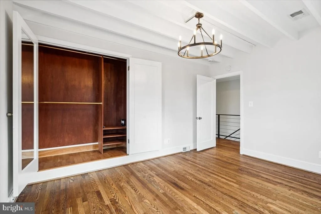 Photo of 900 ROSEMONT AVENUE