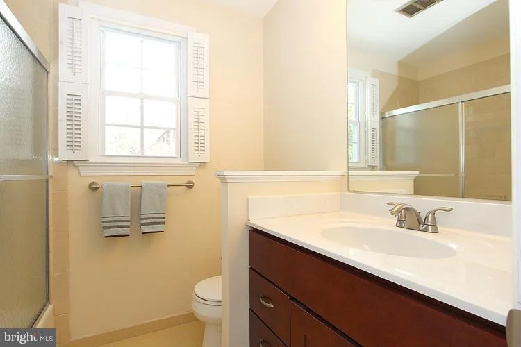 Photo of 10701 GLENHAVEN DRIVE