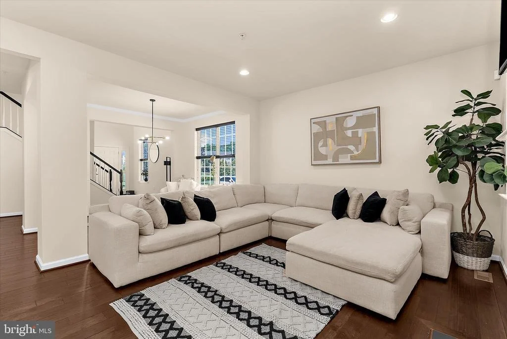 Photo of 7807 STONEBRIAR DRIVE