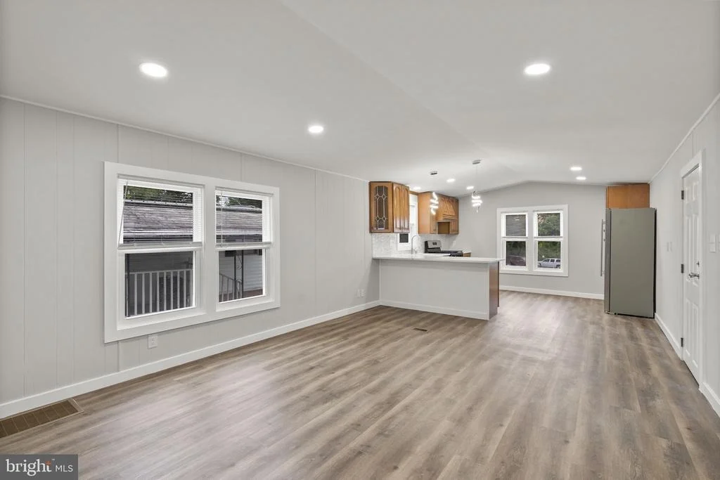 Photo of 635 SUNSET STRIP