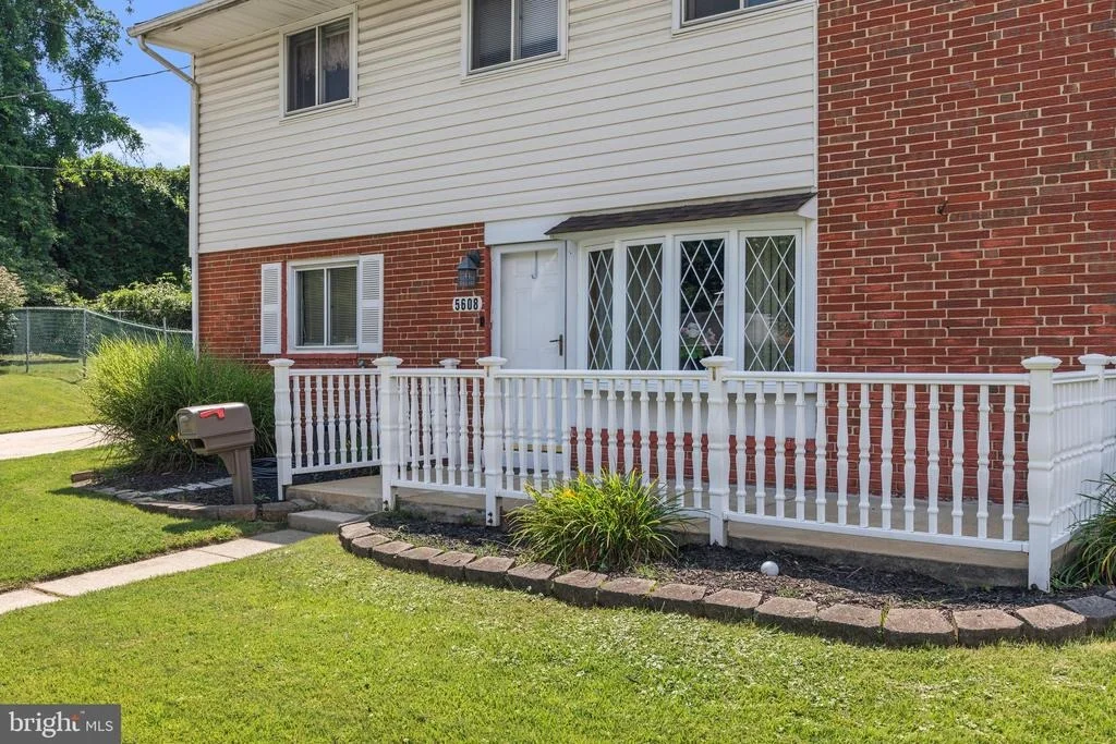 Photo of 5608 HUNTSMOOR ROAD