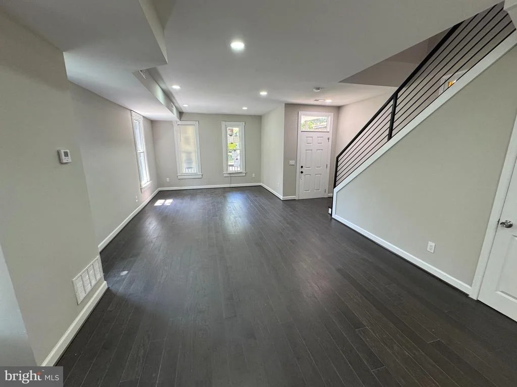 Photo of 1358 VALLEY PLACE SE