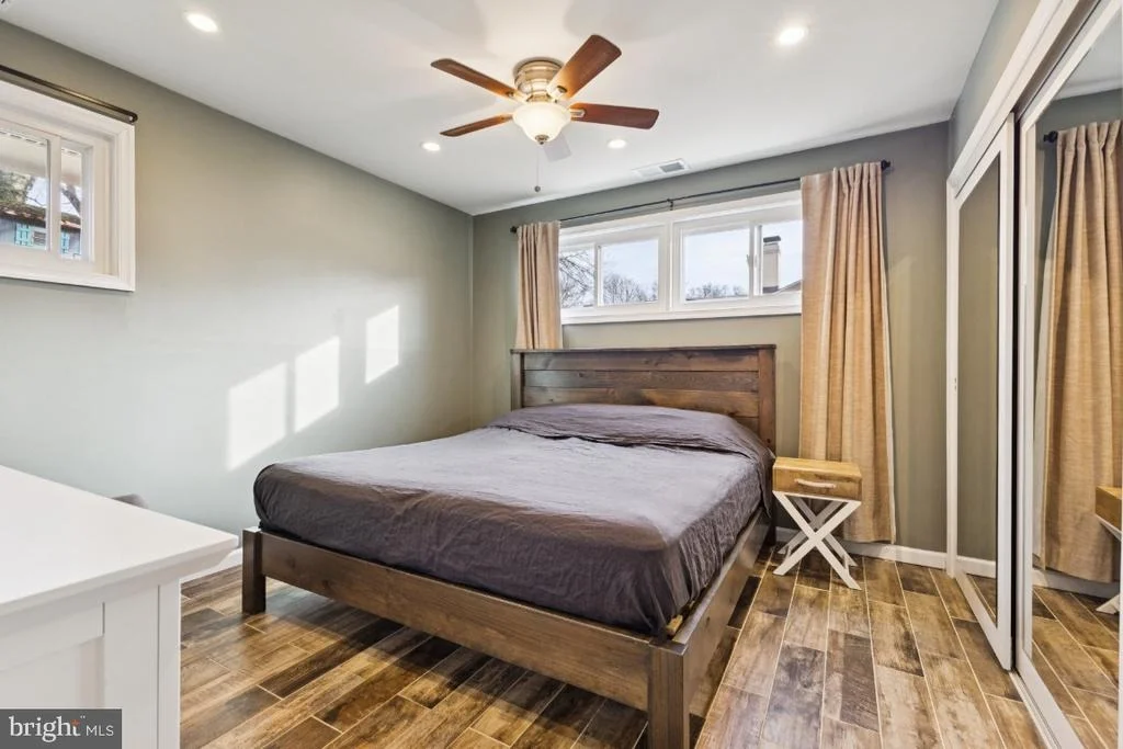 Photo of 7433 BATH STREET