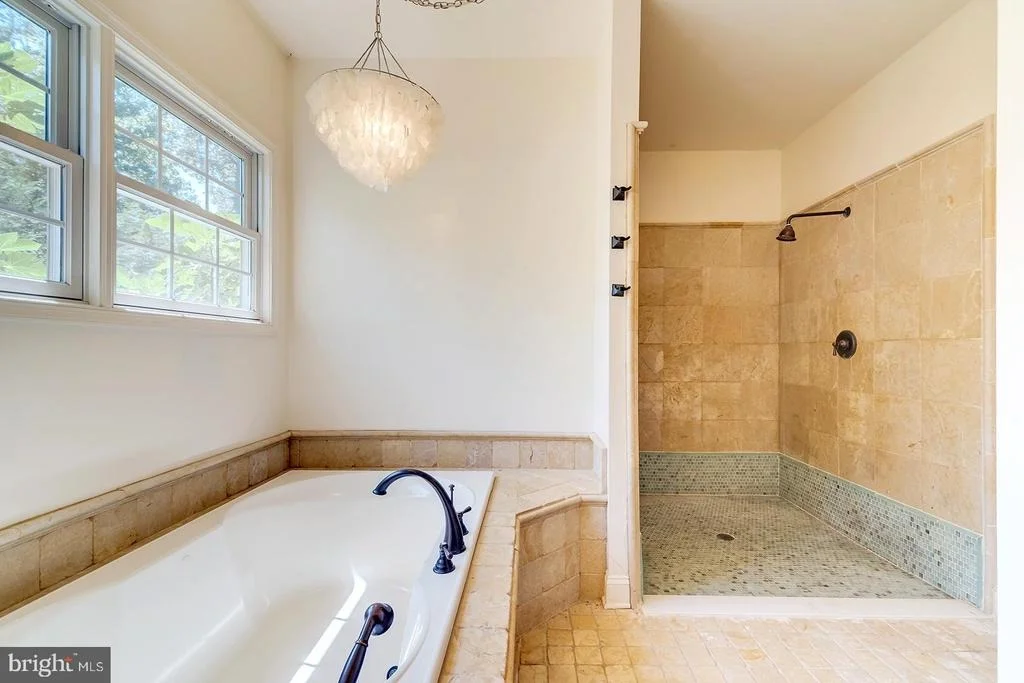 Photo of 142 W SHORE DRIVE