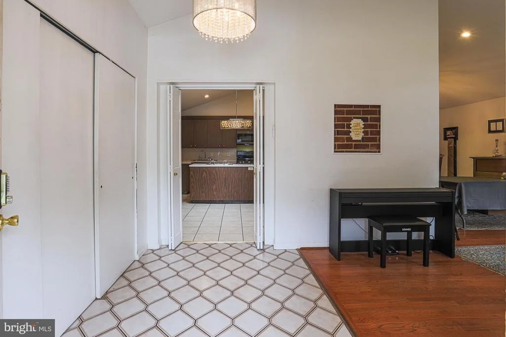 Photo of 5919 WINNER AVENUE