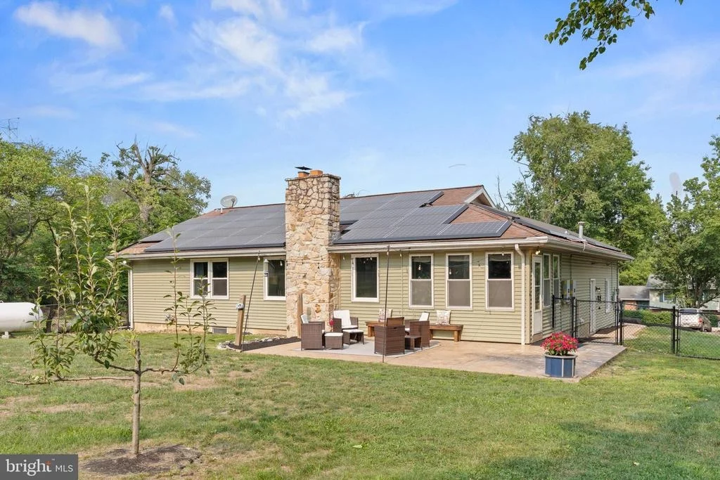Photo of 223 PINEVIEW DRIVE