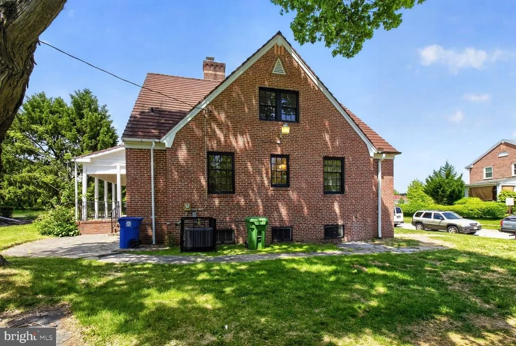 Photo of 315 E COLD SPRING LANE