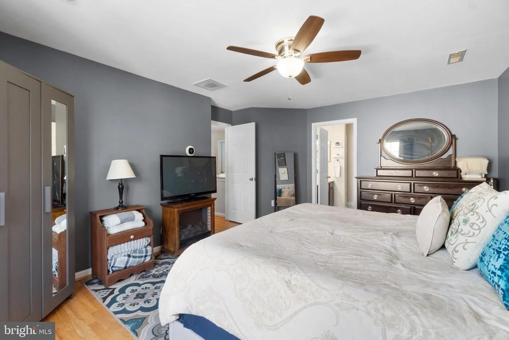 Photo of 814 WELLESLEY COURT