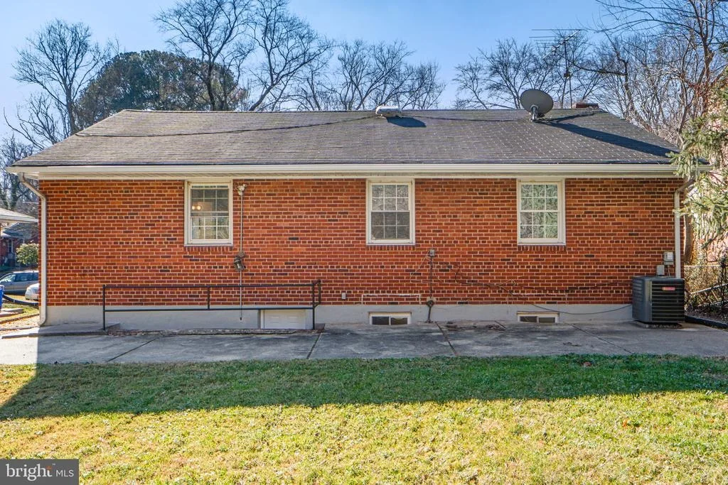 Photo of 1513 FLORA LANE