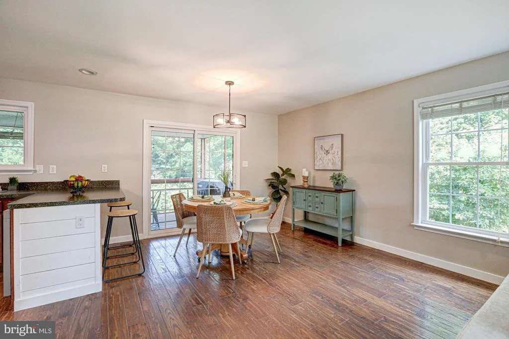 Photo of 119 N MEADOW DRIVE