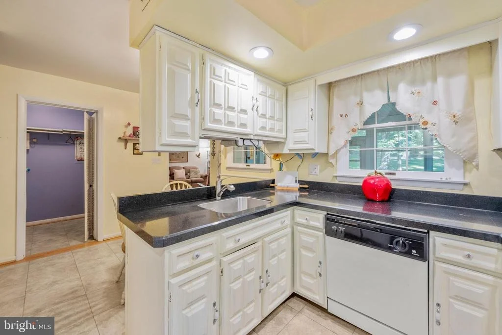 Photo of 932 WESTERN CHAPEL ROAD