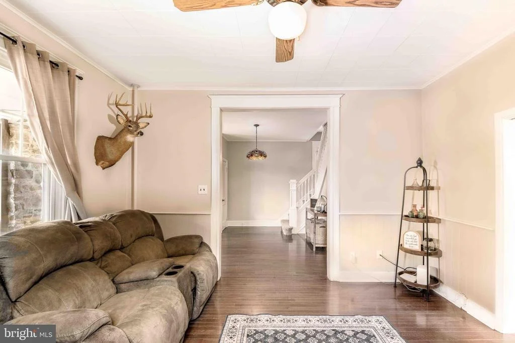 Photo of 1823 MAYFIELD AVENUE