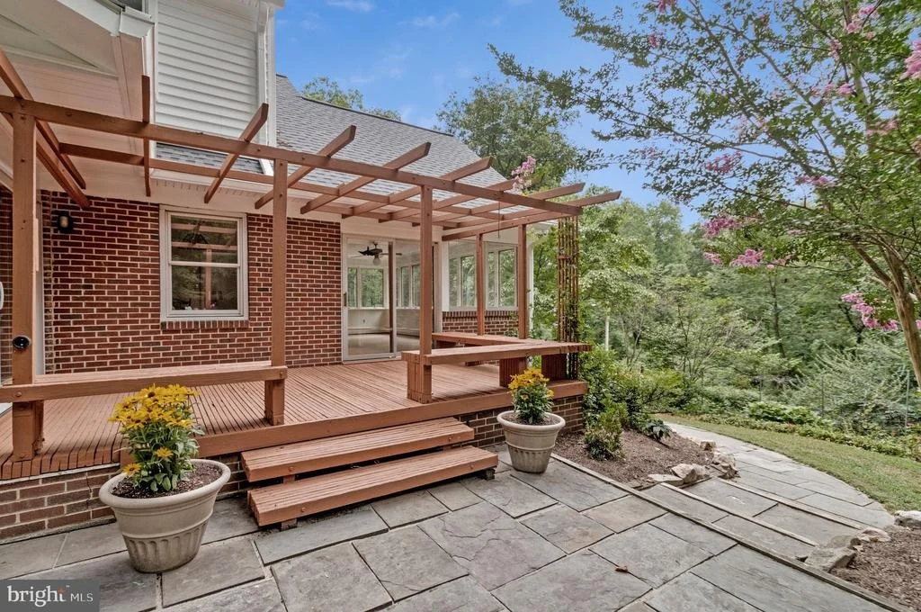 Photo of 2213 APPLE TREE LANE