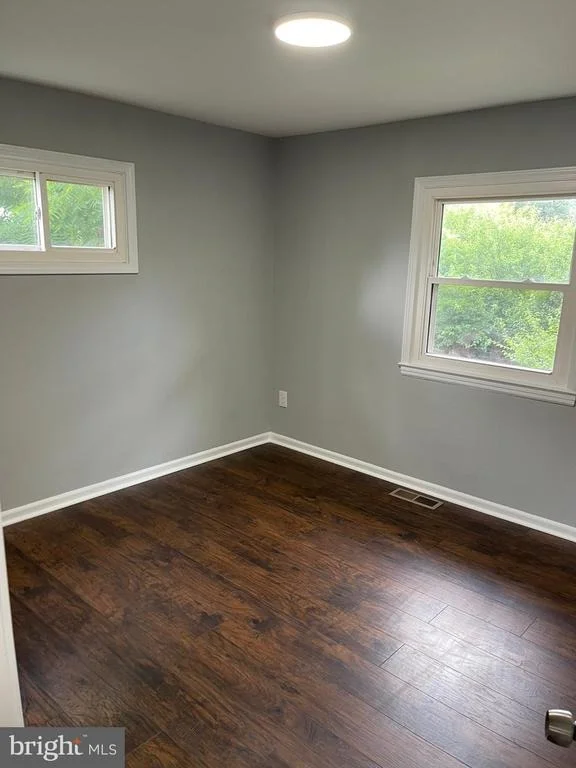Photo of 610 W NETTLE TREE ROAD