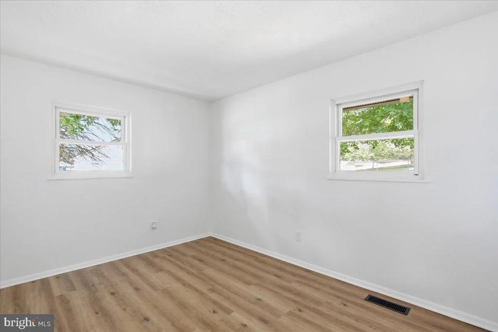 Photo of 1405 OUTER DRIVE