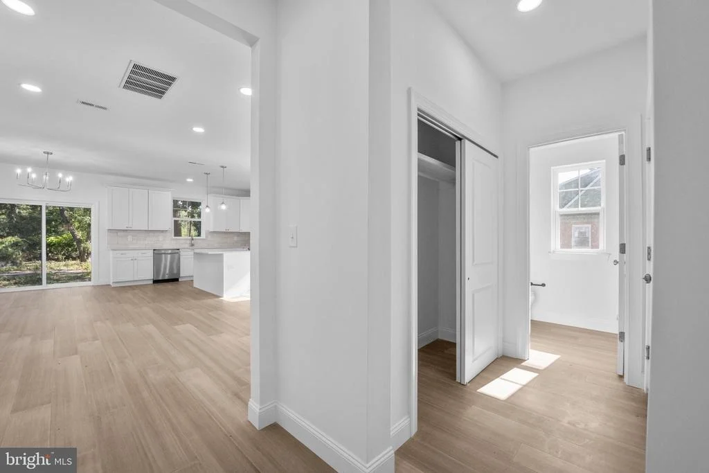 Photo of 492 ELLIS AVENUE