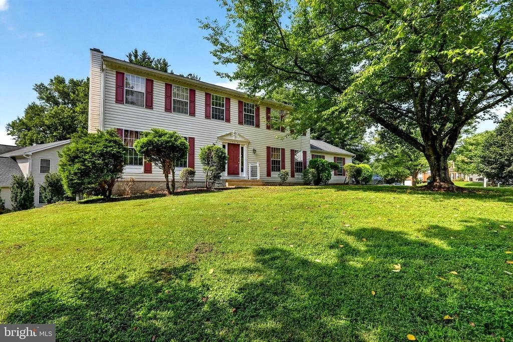 Photo of 19319 PLUMMER DRIVE