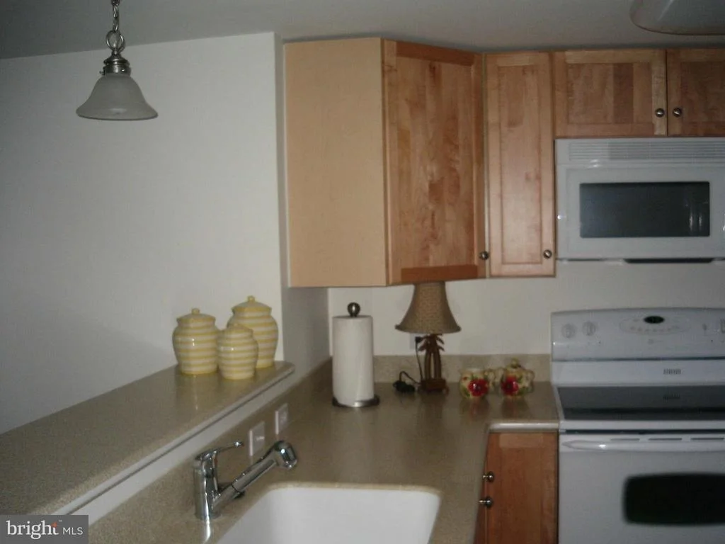 Photo of Unit 708 at 8501 BAYSIDE ROAD