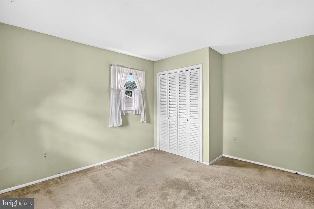 Photo of 6 WICKFORD AVENUE