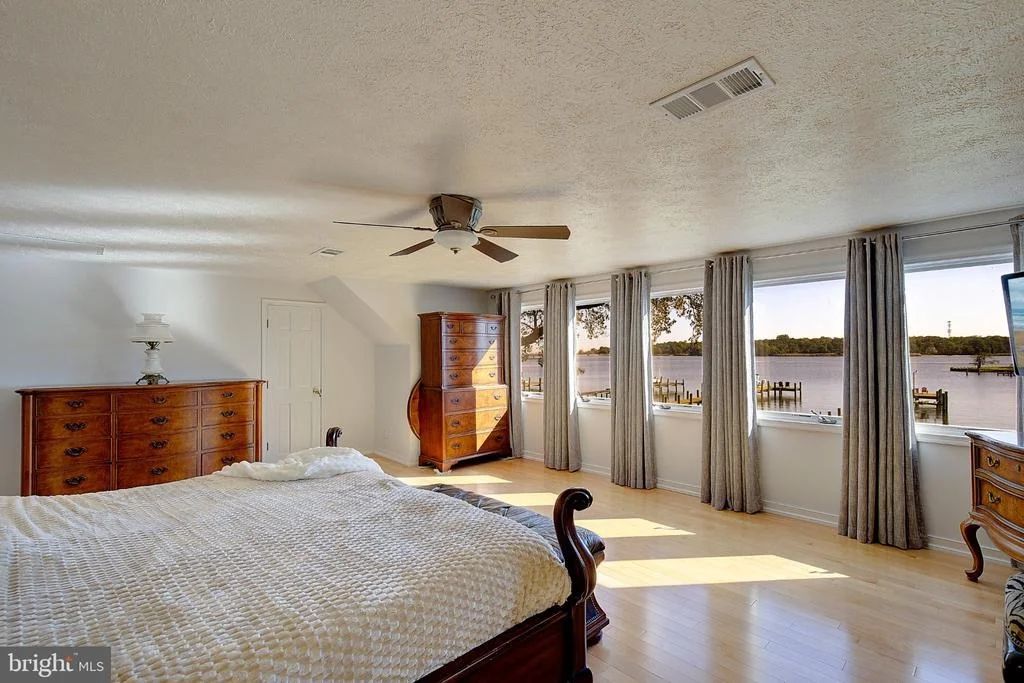 Photo of 8107 VENTNOR ROAD