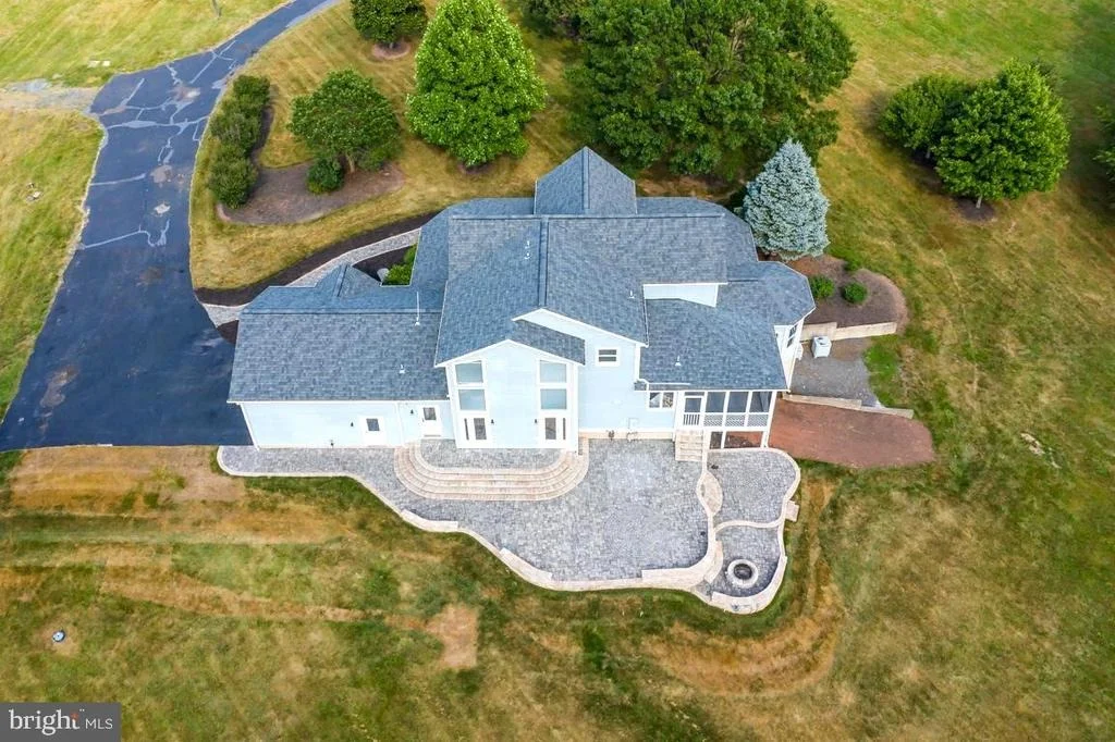 Photo of 22669 WATSON ROAD