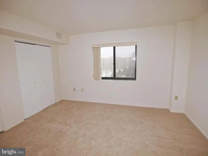 Photo of Unit 815 at 15100 INTERLACHEN DRIVE