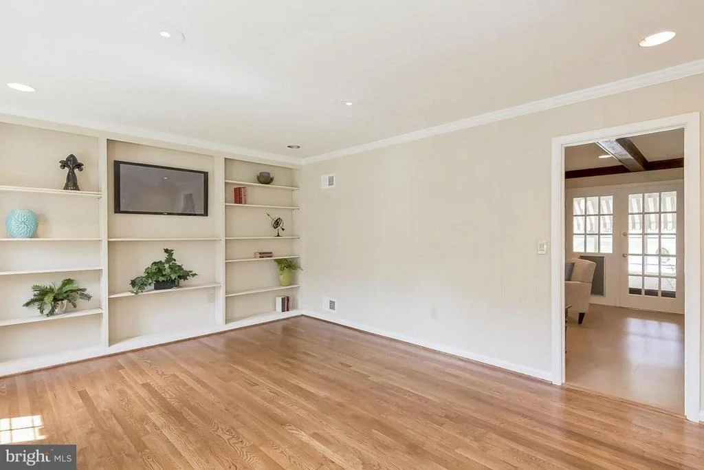 Photo of 2605 VILLAGE LANE