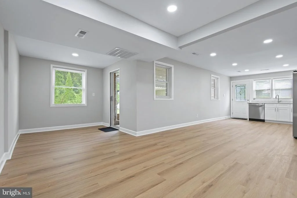 Photo of 1404 SPRING AVENUE