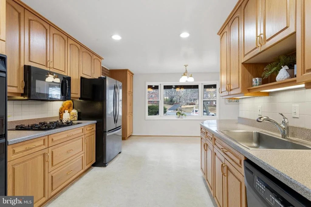 Photo of 11705 DEVILWOOD COURT
