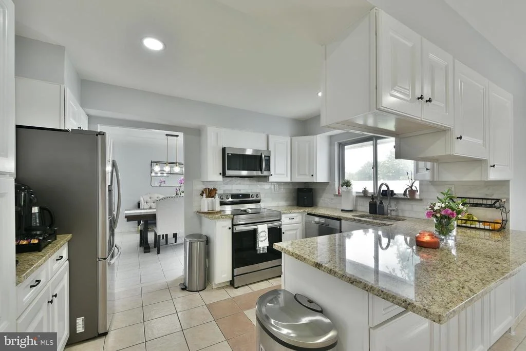 Photo of 8 WINDOVER LANE