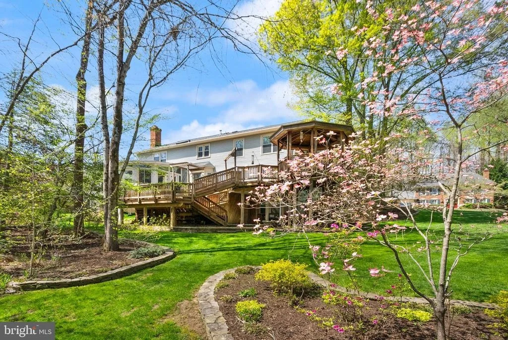 Photo of 7801 HUNTSMAN BOULEVARD
